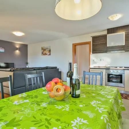 Parenzana Apartmán *