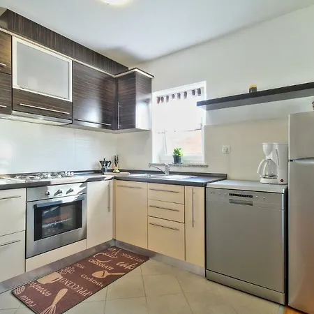 Parenzana Apartmán *